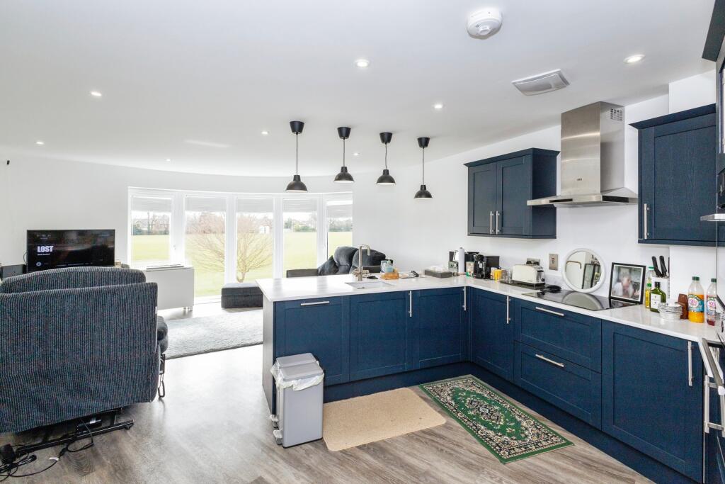 Lounge / Kitchen