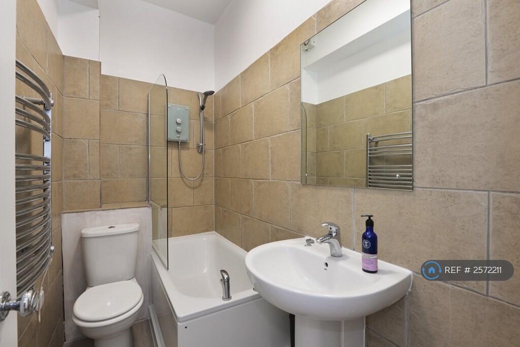 Bathroom (From Entrance)