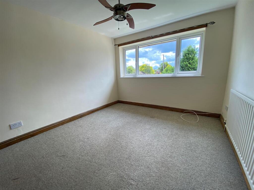 Bedroom 1.2.jpg