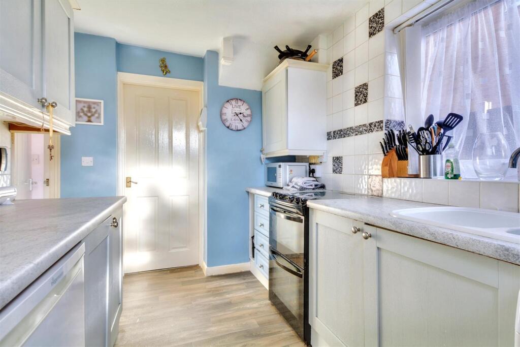 Kitchen_2.jpeg