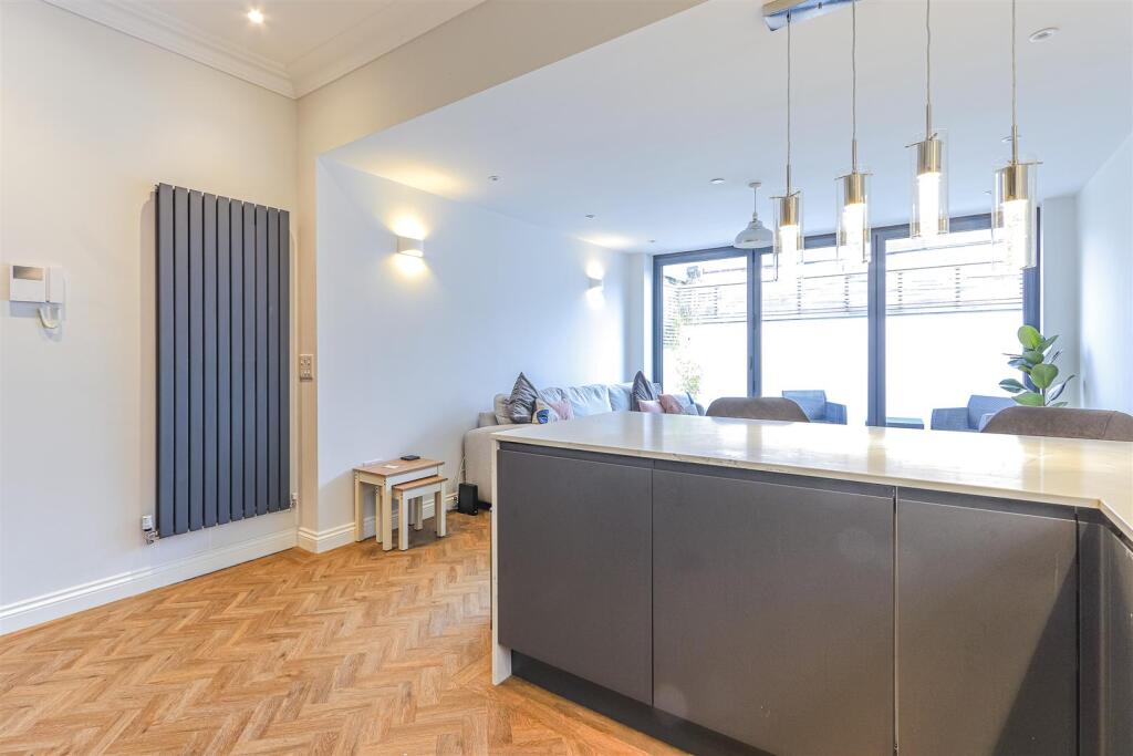 Albany Road 245, 2-15.jpg