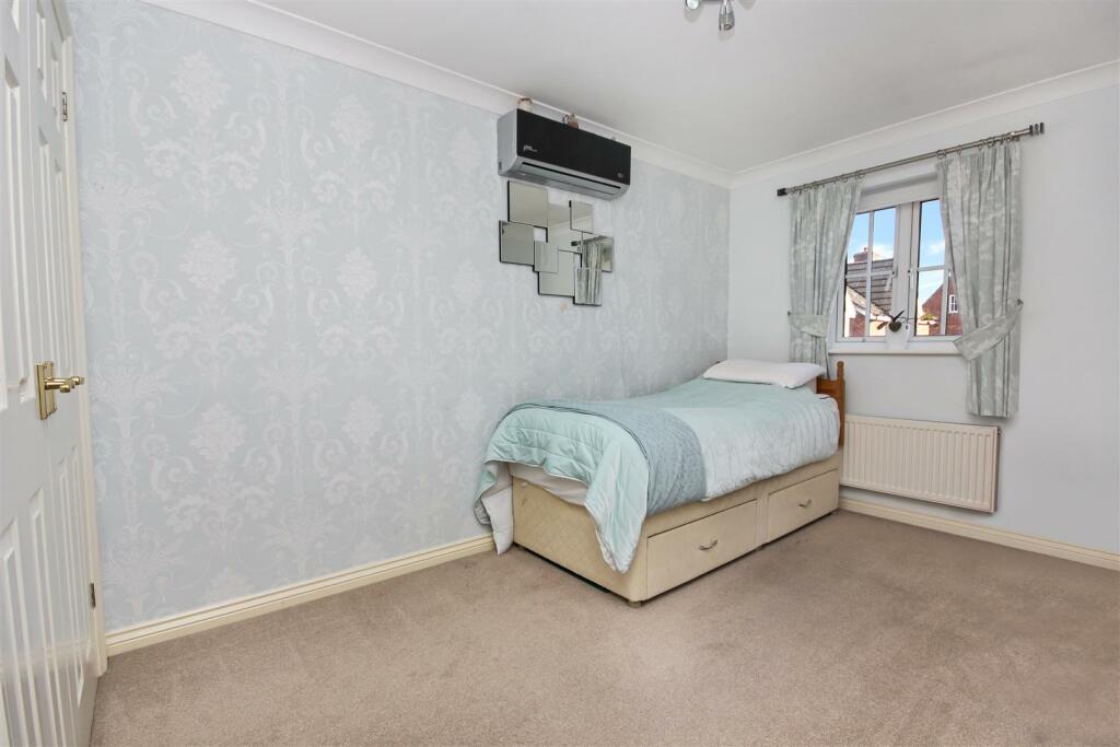 Bedroom 2.JPG