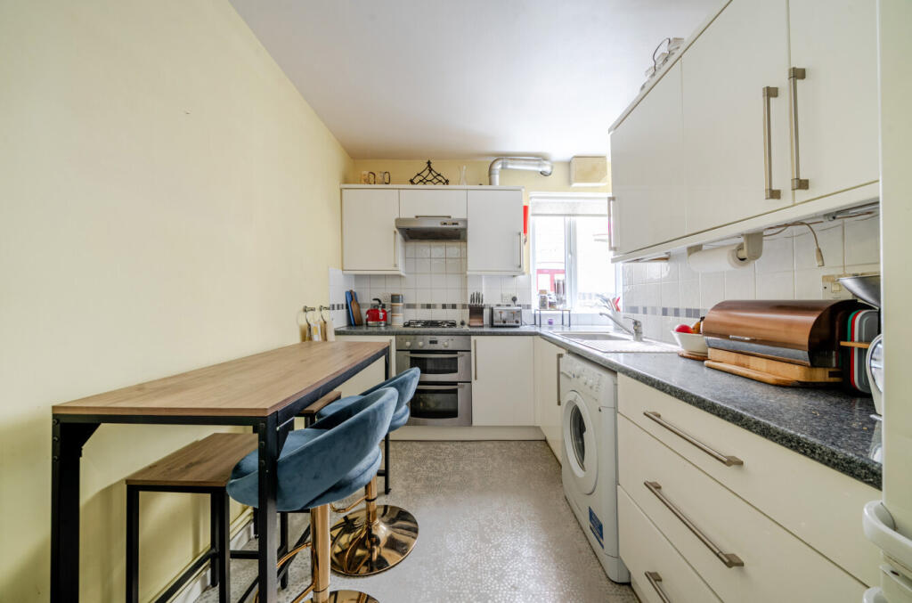 1330919-6-688ccb9...