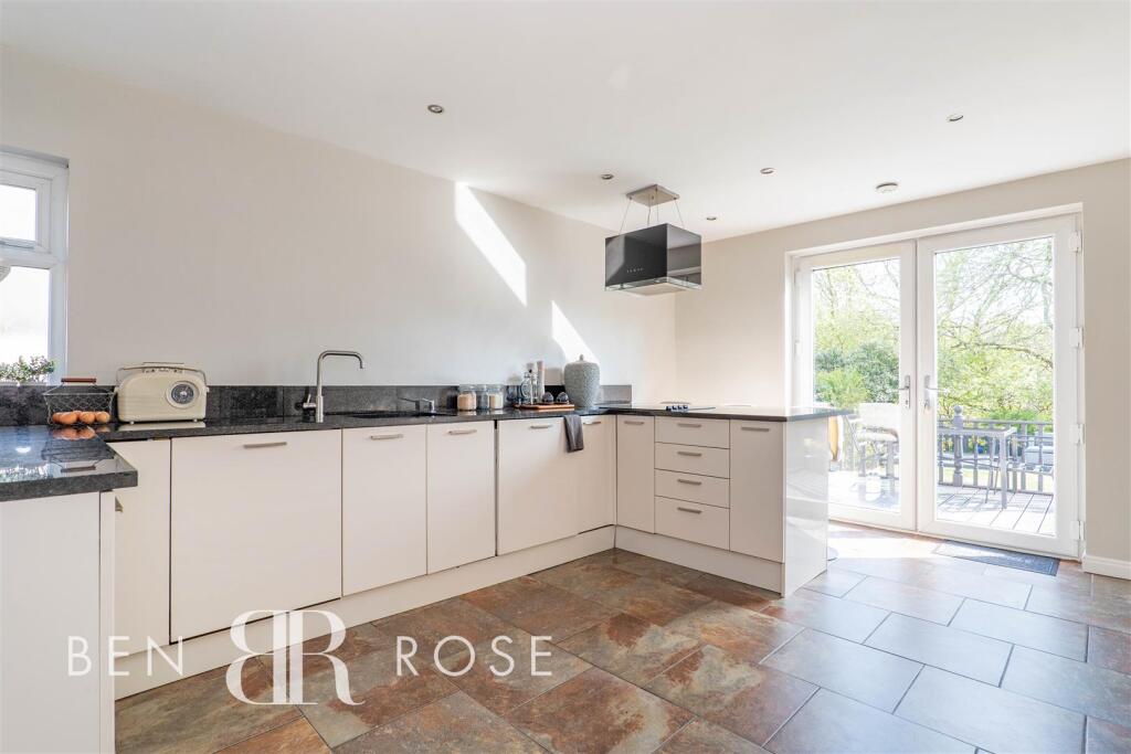 Kitchen/Breakfast Room