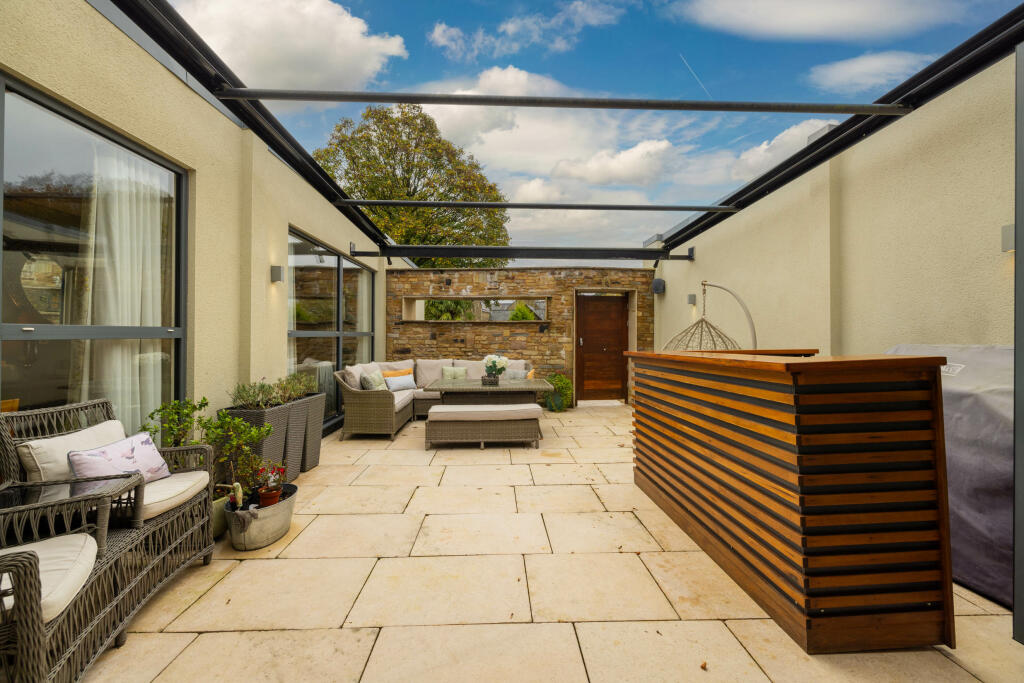 20241030-1139_Maison Haus - Ivory House, Station R