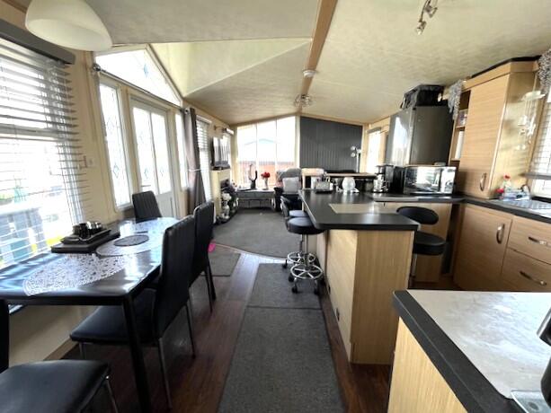 Kitchen/Dining Space