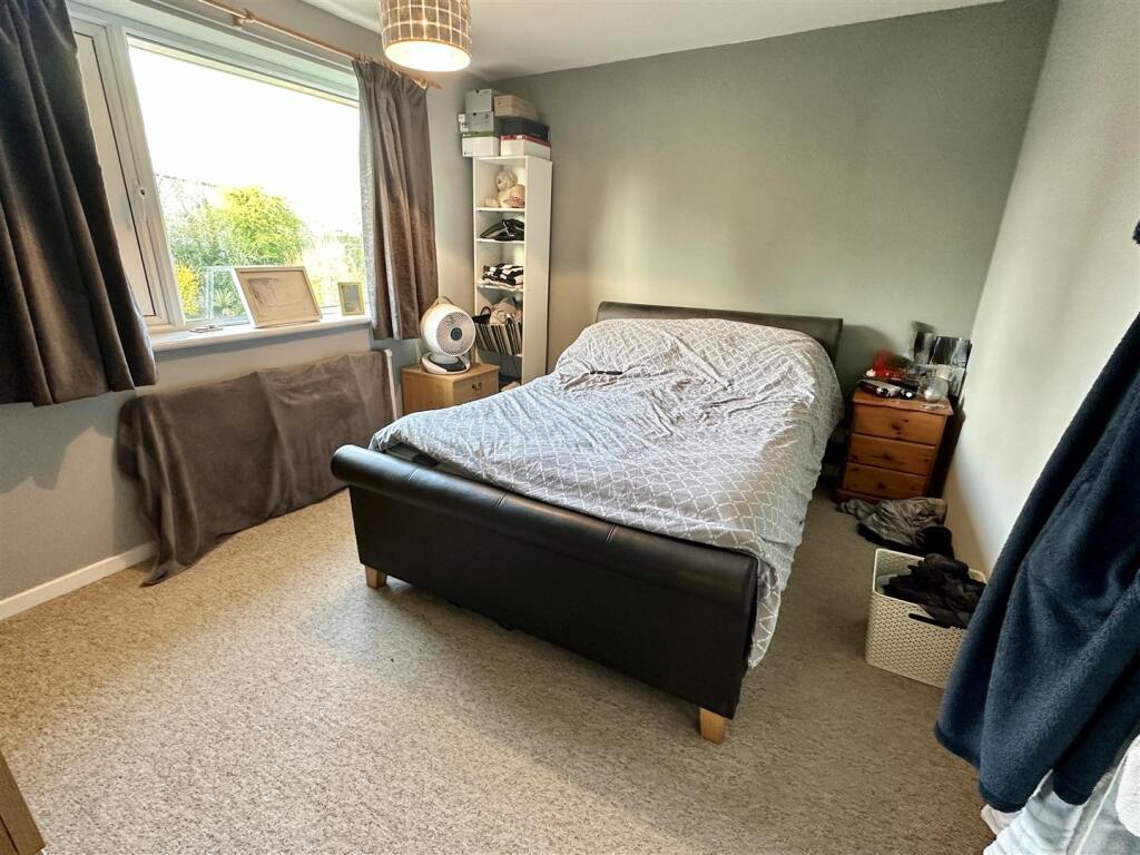 bedroom 2 (rear)