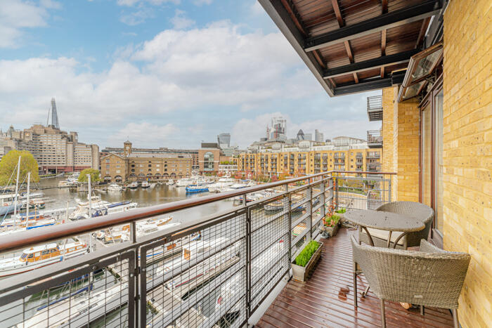 Thomas More Street, London, E1W