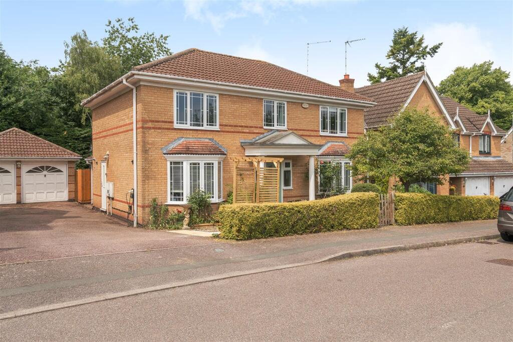 4 Old Oak Drive, Silverstone (3).jpg