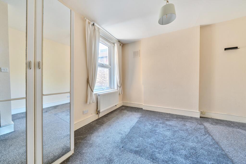 1310629-9-684c16e...