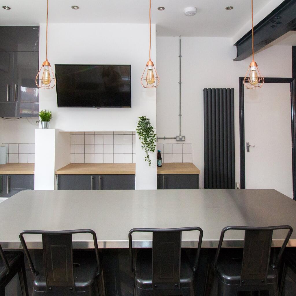 156FRS_June2018-1017