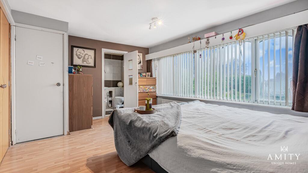 Master Room with En Suite