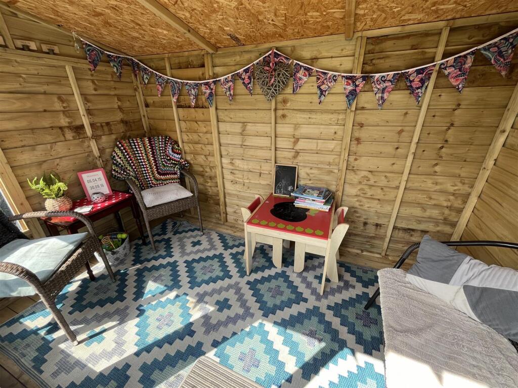 SUMMER HOUSE