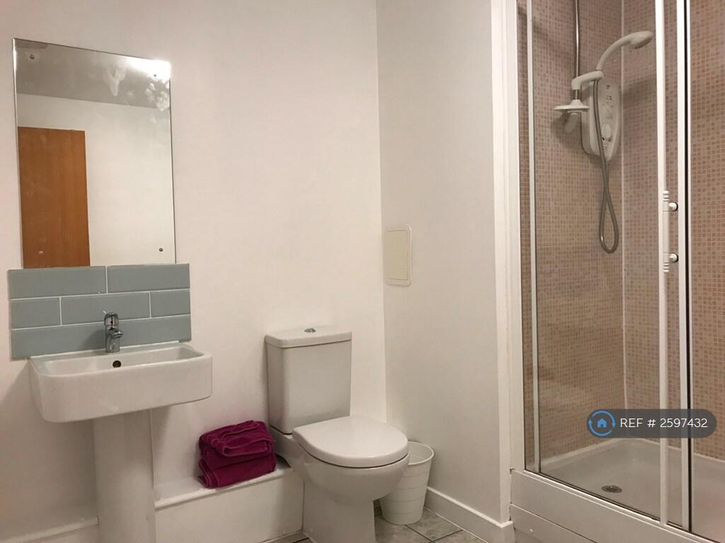 Master Bedroom's Ensuite Showroom