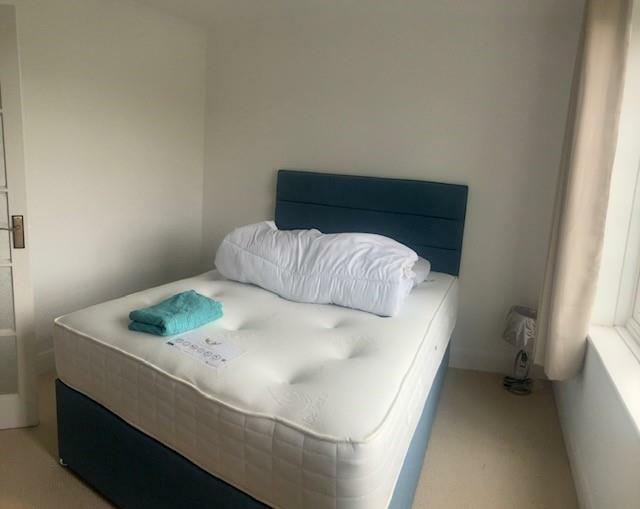 Bed 2.jpg