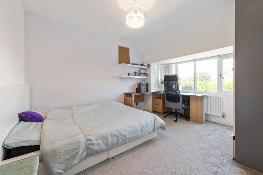 8 Witherford Croft, Solihull, B91 1TU_8.jpg
