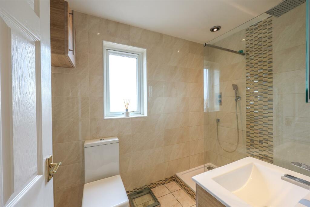 Primary En-Suite