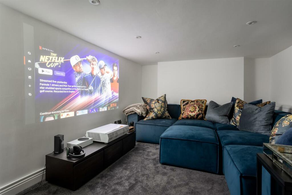 29 - 23 Querns Lane - GL7 1RL - Web.jpg