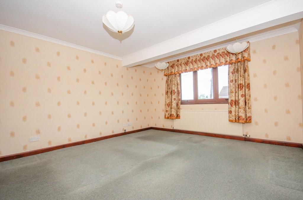 Bedroom 1.jpg