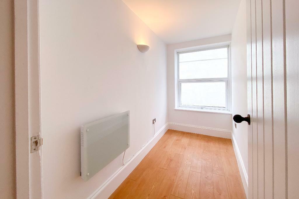 Bedroom 2 / Study