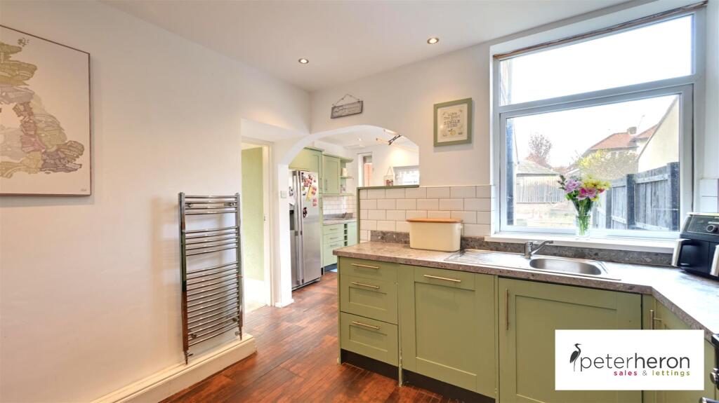 Breakfasting Kitchen