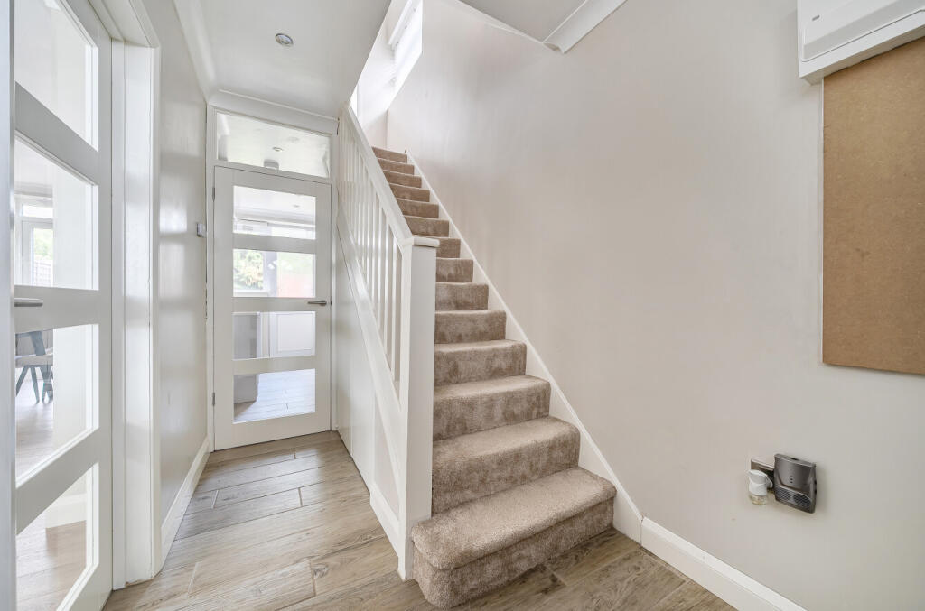 1358536-6-68d2a84...