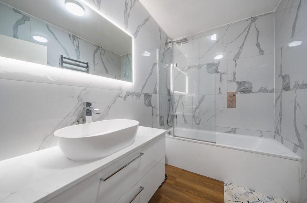 Davidson Frost-Wellings, DFW, White House Drive, B