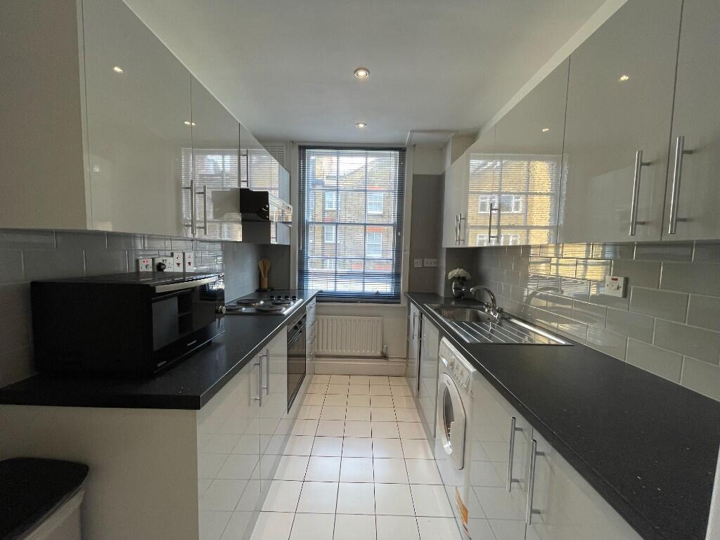 Full kitchen
