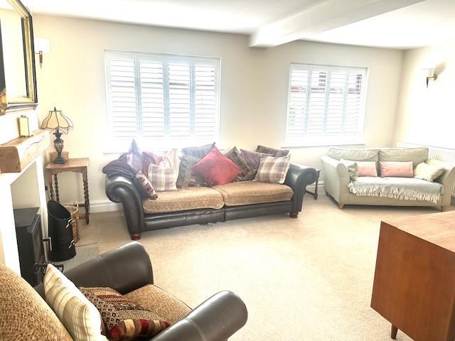 19 Collinsfield Living 2.jpg