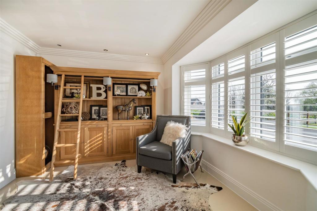 8496165-interior06.jpg