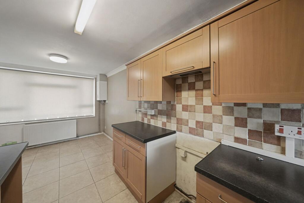 320 Spackmans Way, Slough, SL1 2SD