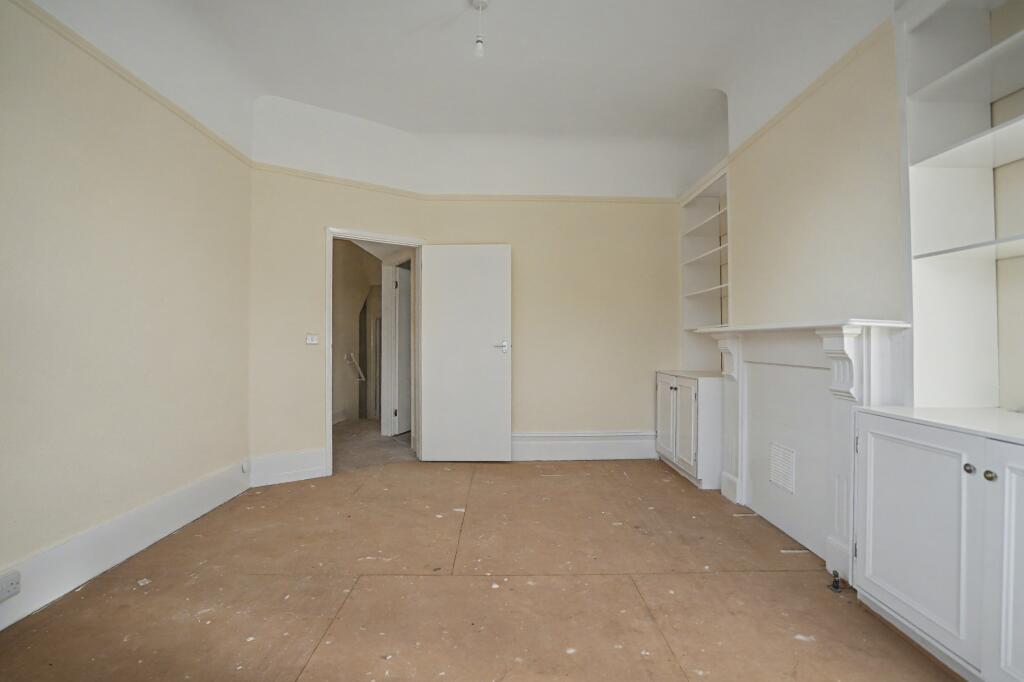 Flat A, 72 Earlsfield Road, Wandsworth, London, SW18 3DN