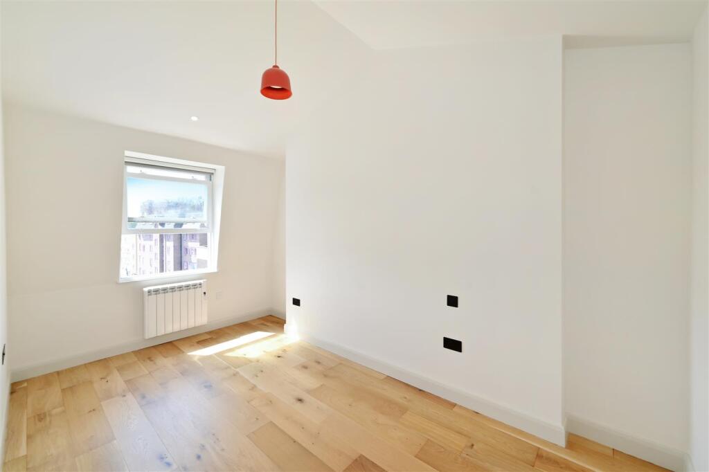 3-62-Queensway (1).JPG