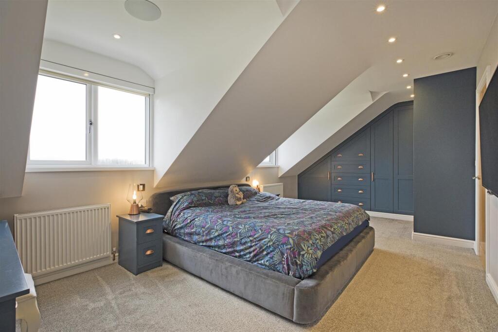 BEDROOOM 1