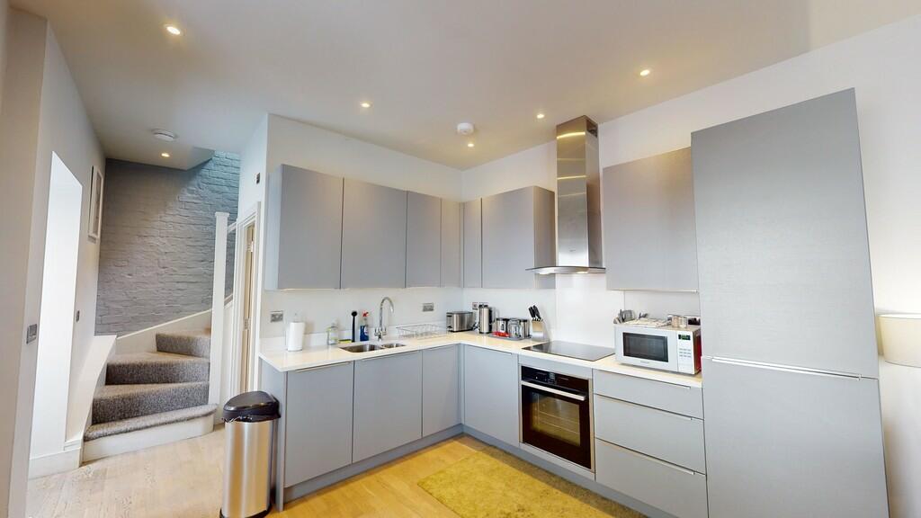 Coach-House-04242...