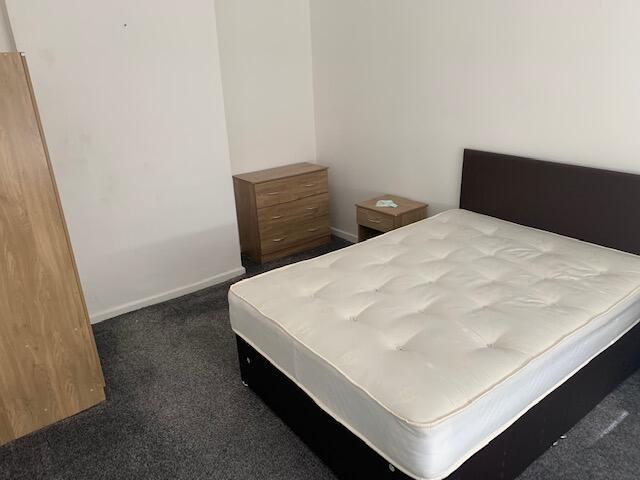 Duke Of York Street, Wakefield Furnished Room's A