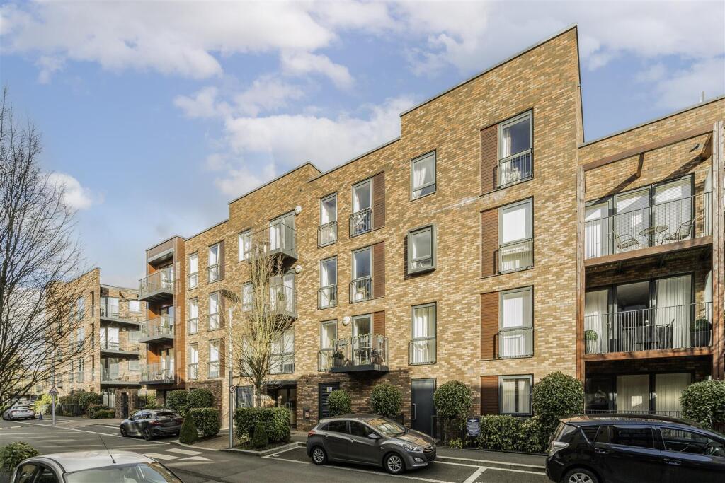 Davidson Frost-Wellings, DFW, Attlee Court, Stanmo