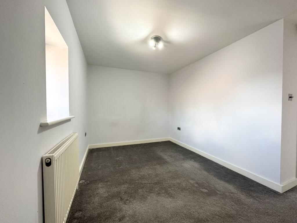 5. BEDROOM.jpg