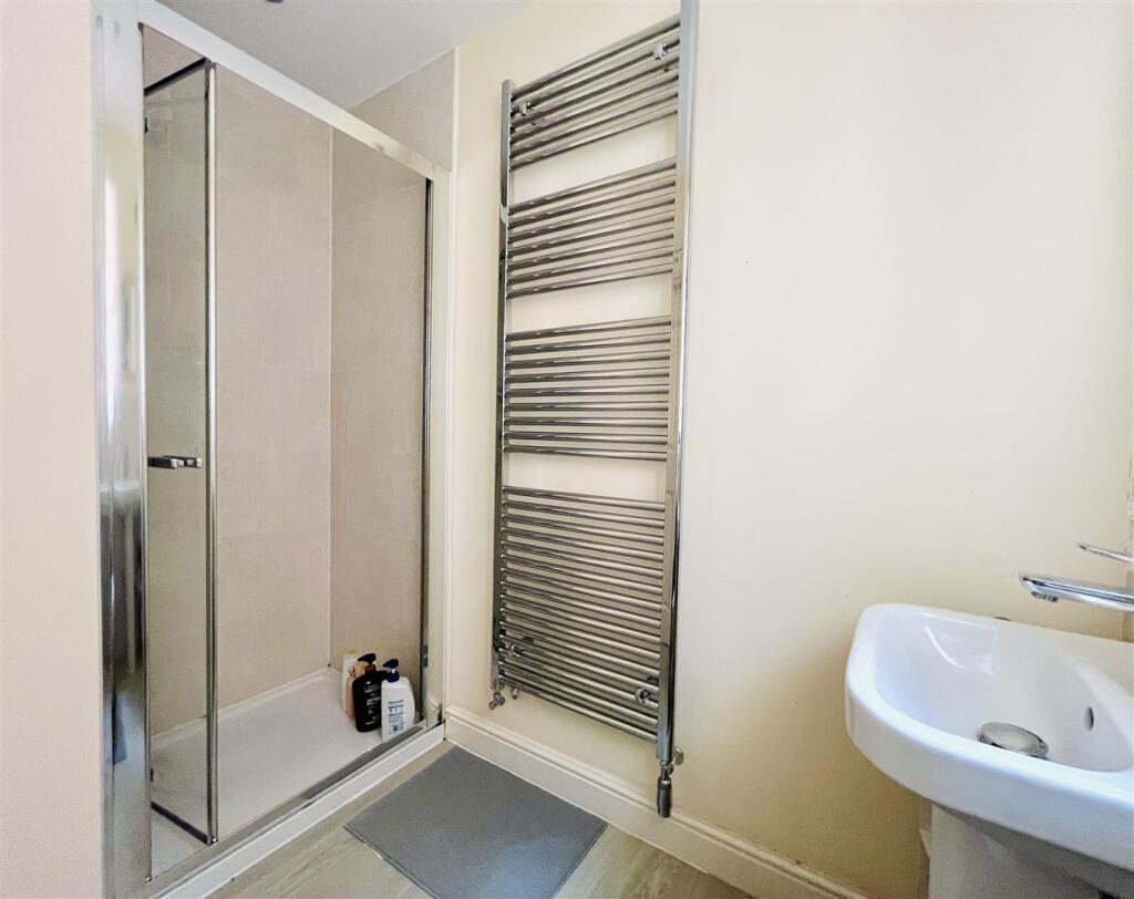 En Suite Shower Room