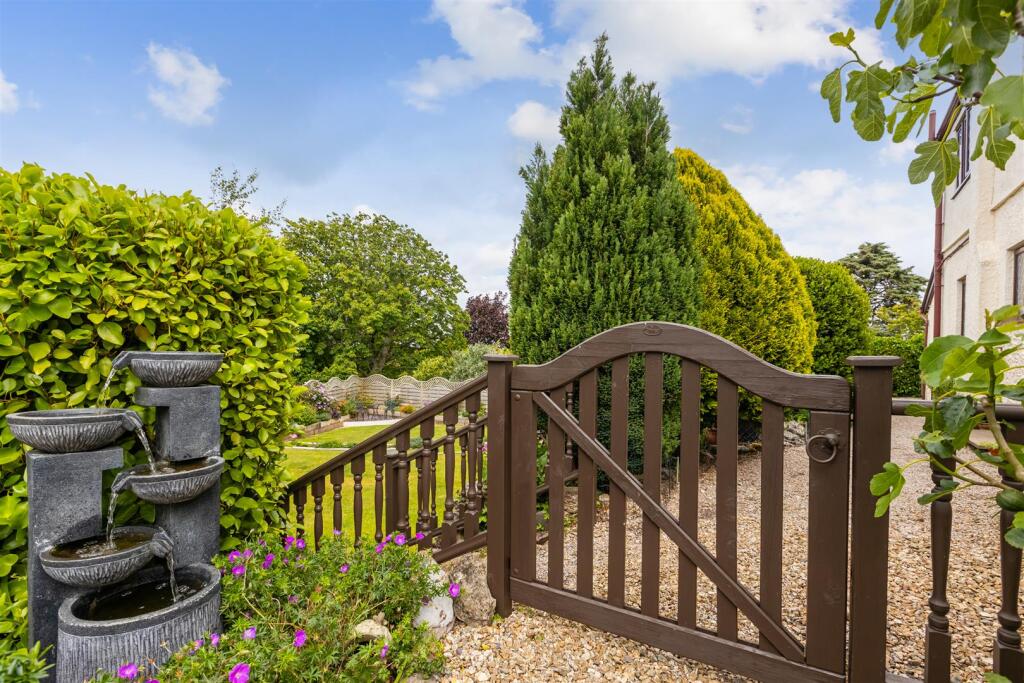 A08 - Brixham, Gramercy - 250528.jpg