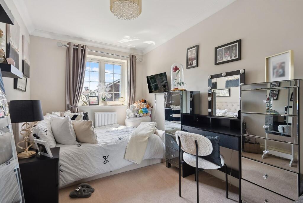 second bedroom.jpeg