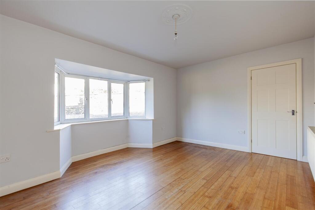 Reception Room-2.jpg