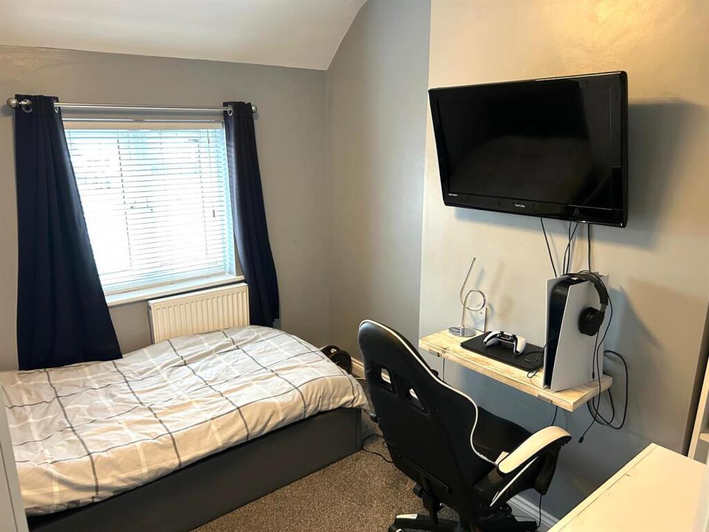 BEDROOM TWO