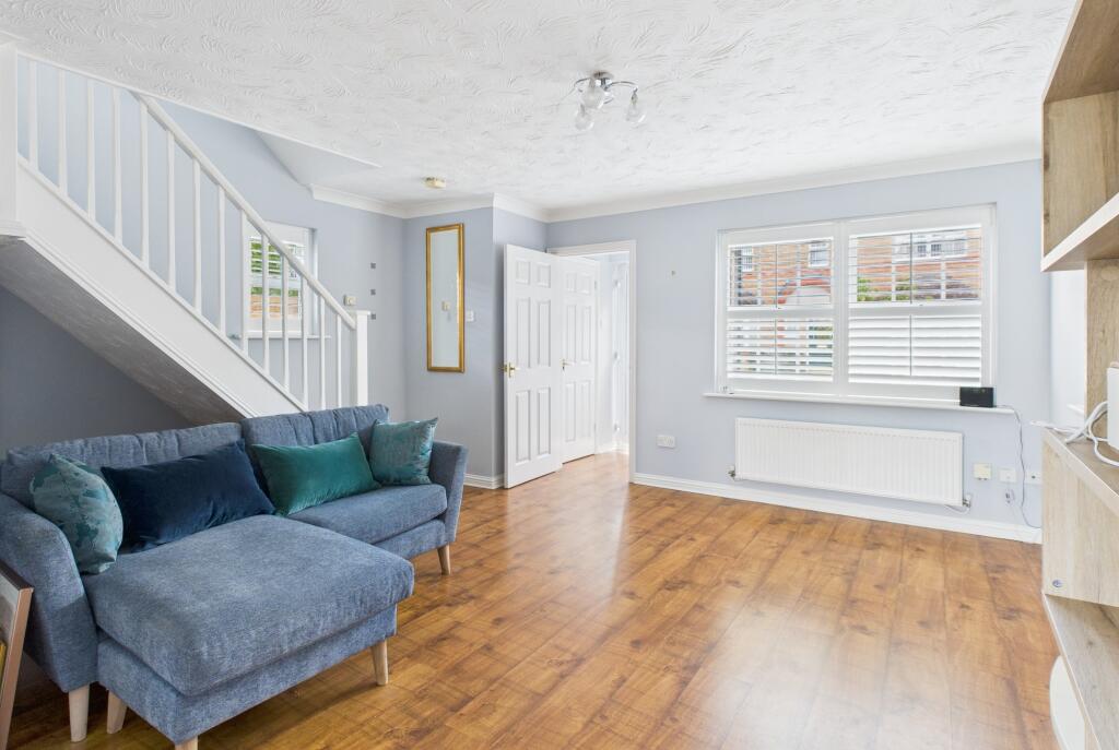 CAM02519G0-PR0285-STILL004