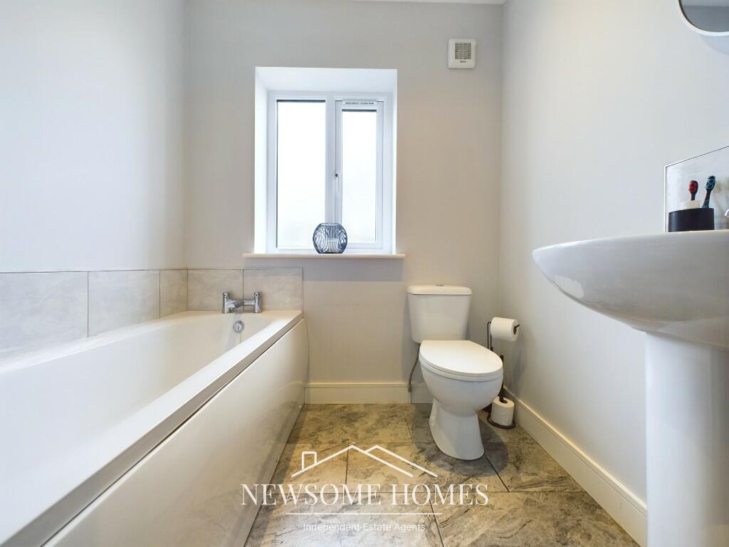 Bath/ Shower Room