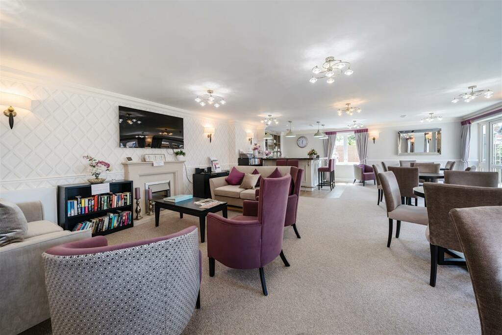 Owners Lounge.jpg