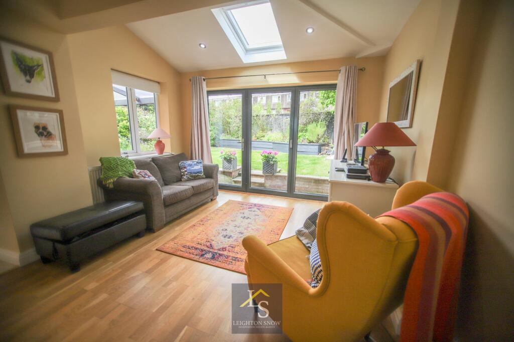 Sitting and Dining Area