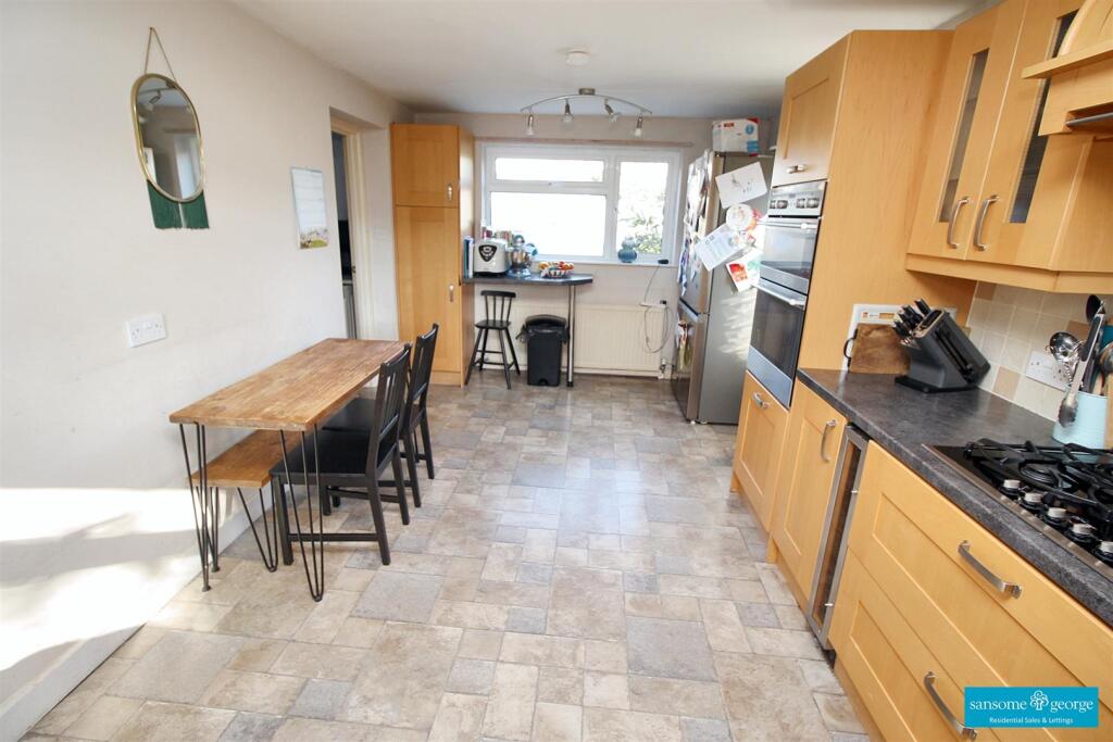 Kitchen/Breakfast Room