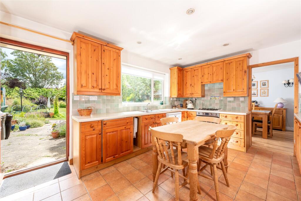 Kitchen/Breakfast Rm