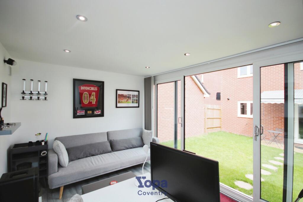 Db22f773-Garden 20Room 202.JPG